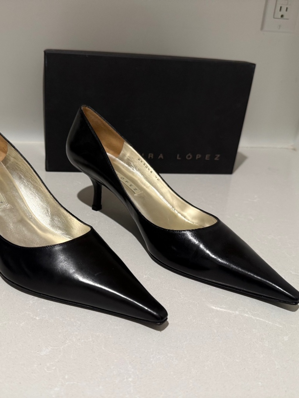 Pura Lopez (Womens EU 42)